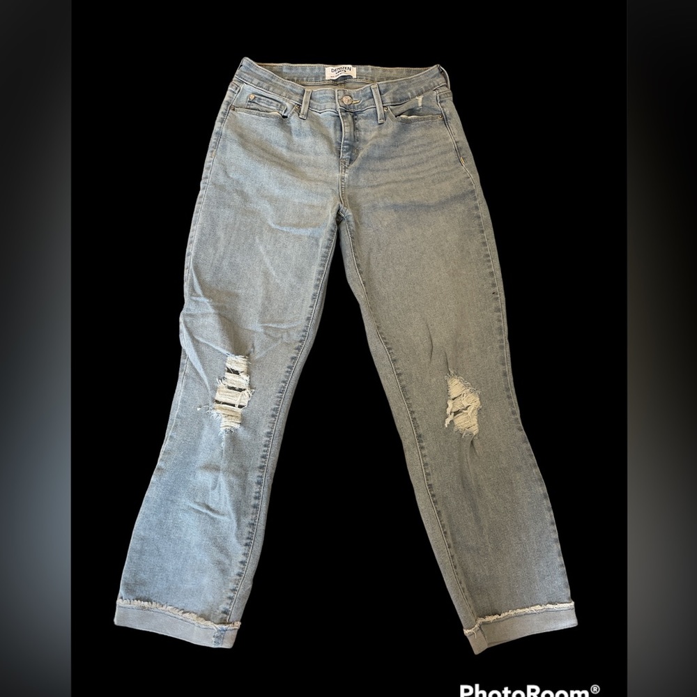 Levi’s Denizen Mid Rise Boyfriend Jeans size 6/28